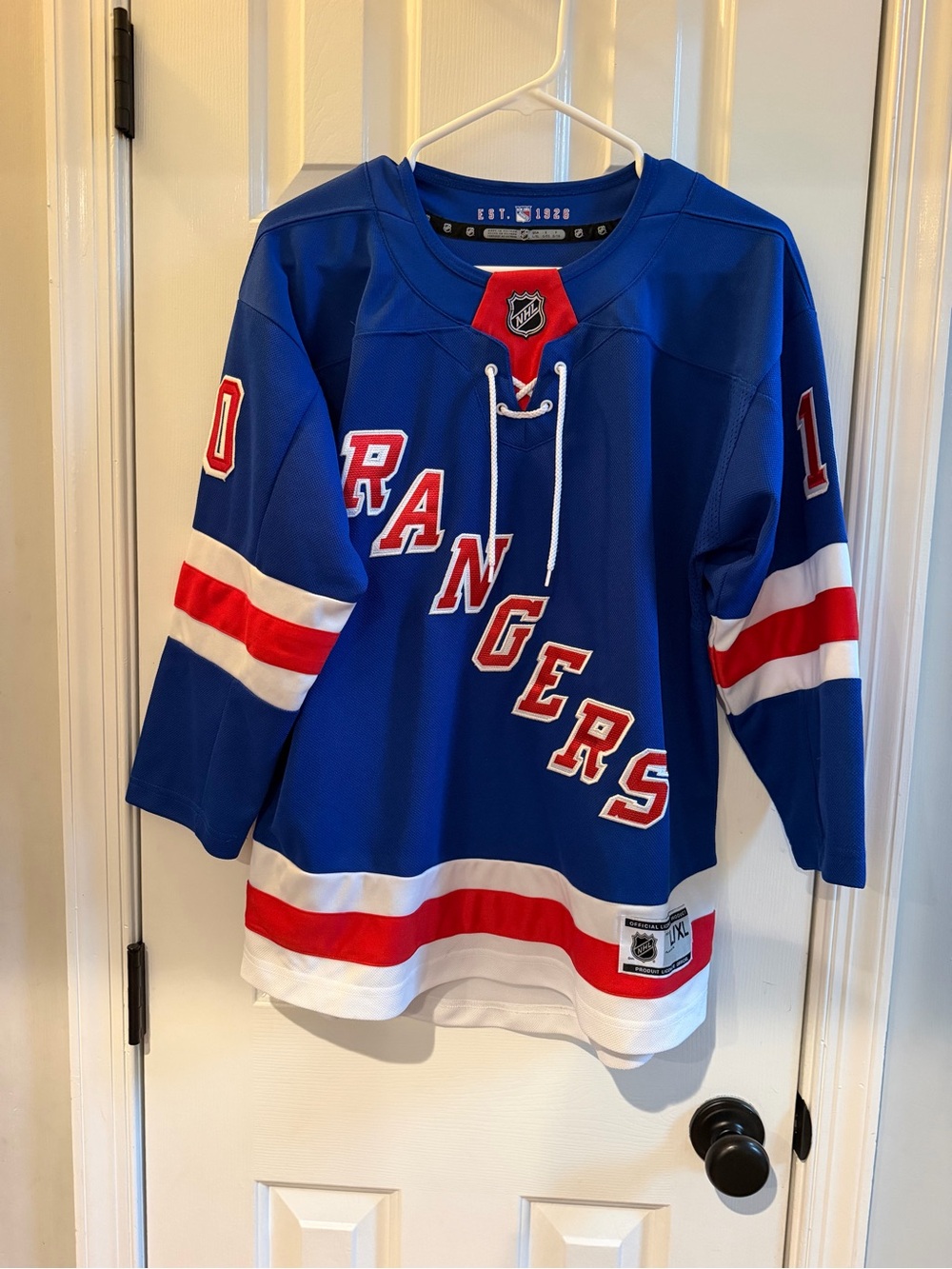 Artemi Panarin #10 New York Rangers NHL Jersey Youth L/XL Blue